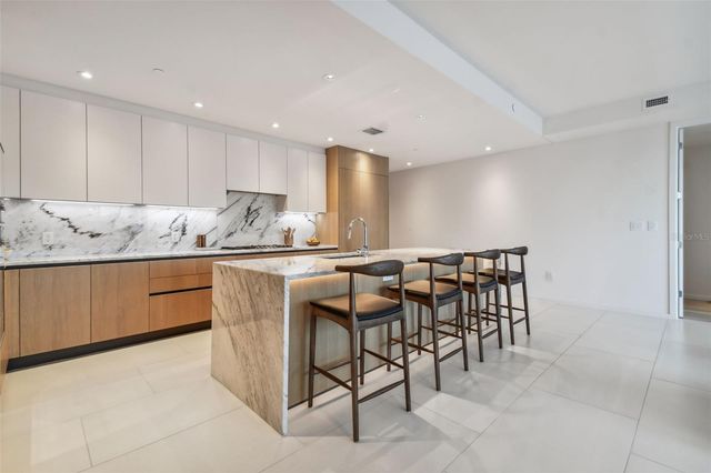 1020 SUNSET POINT ROAD 207, Clearwater, FL 33755