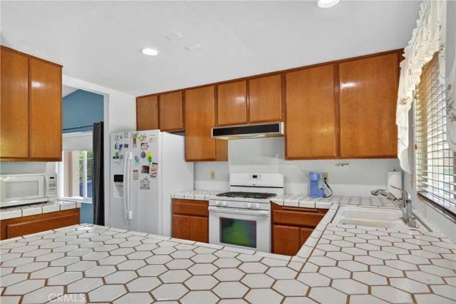 5884 Cassandra Drive, San Bernardino, CA 92407