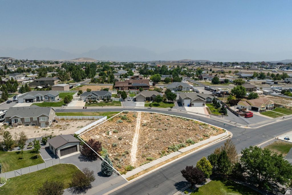9330 N HORIZON DR, Eagle Mountain, UT 84005 — photo 2