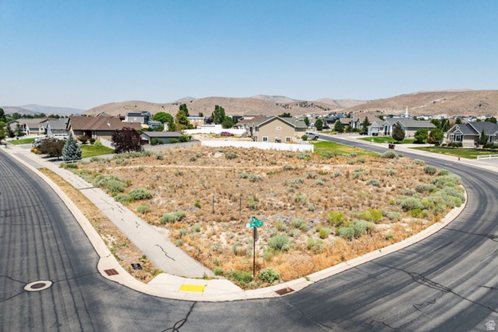 9330 N HORIZON DR, Eagle Mountain, UT 84005 — photo 4