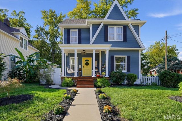 735 Jefferson Street, St Charles, MO 63301