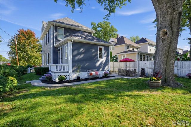 735 Jefferson Street, St Charles, MO 63301