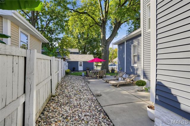 735 Jefferson Street, St Charles, MO 63301