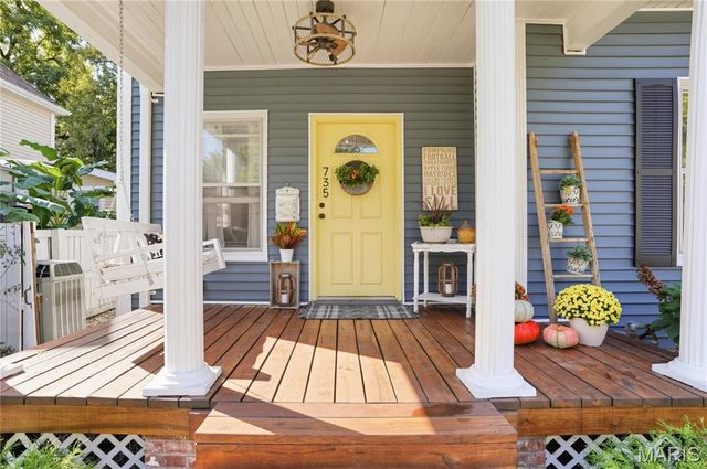 735 Jefferson Street, St Charles, MO 63301