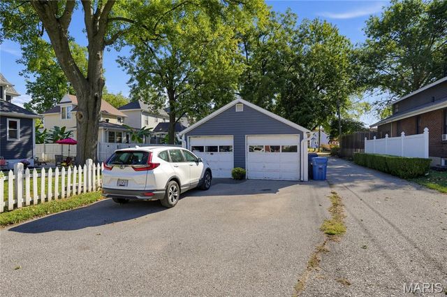 735 Jefferson Street, St Charles, MO 63301