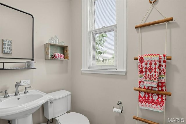 735 Jefferson Street, St Charles, MO 63301