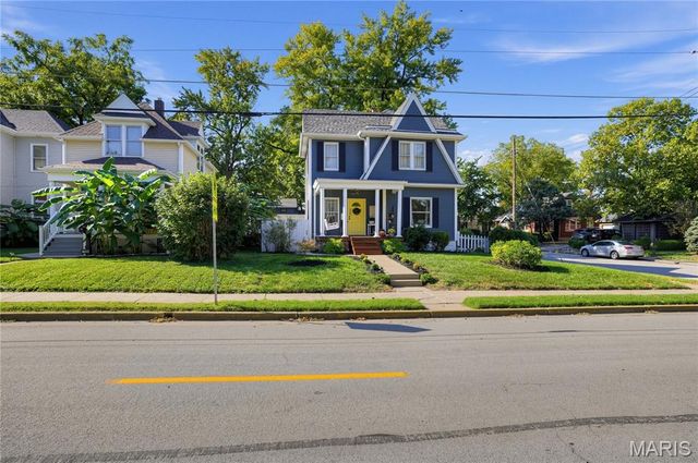 735 Jefferson Street, St Charles, MO 63301