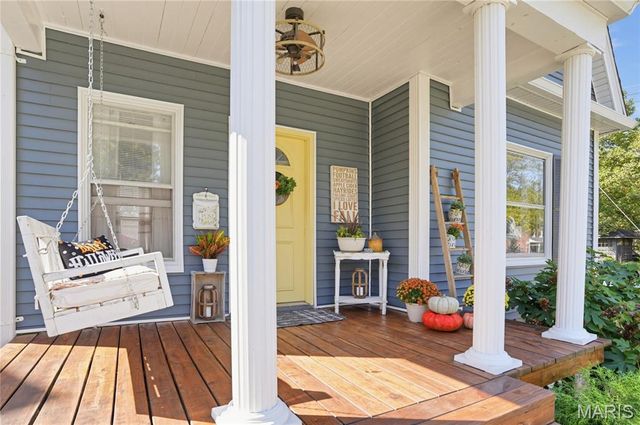 735 Jefferson Street, St Charles, MO 63301