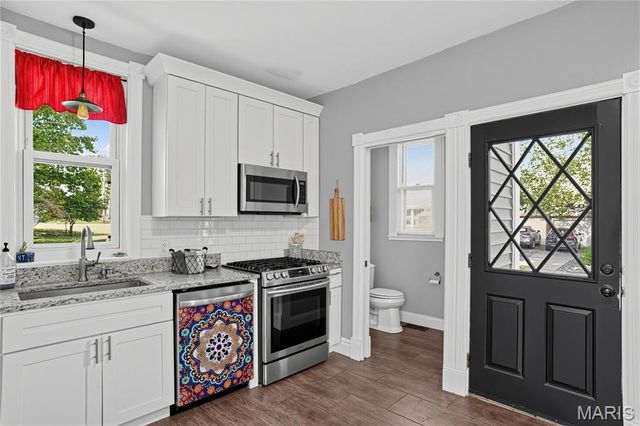 735 Jefferson Street, St Charles, MO 63301