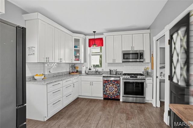 735 Jefferson Street, St Charles, MO 63301