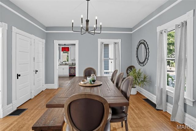 735 Jefferson Street, St Charles, MO 63301