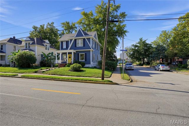 735 Jefferson Street, St Charles, MO 63301