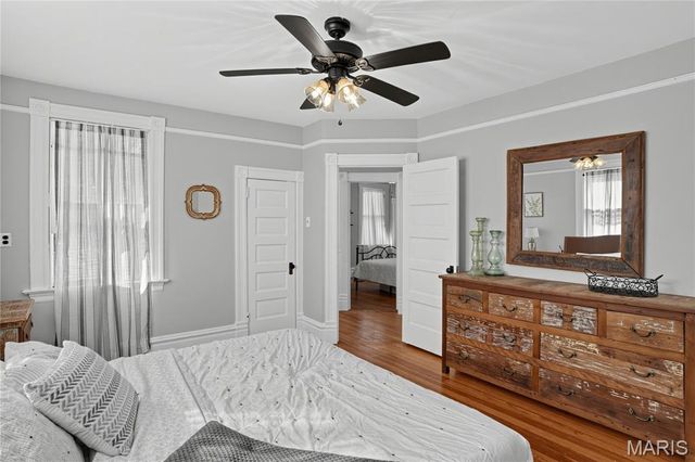 735 Jefferson Street, St Charles, MO 63301