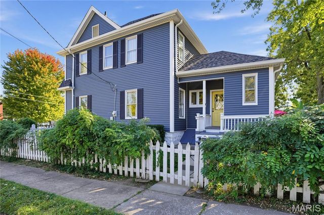 735 Jefferson Street, St Charles, MO 63301