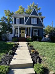 735 Jefferson Street, St Charles, MO 63301