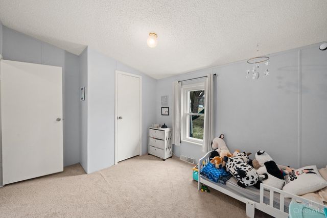 1915 Stumpy Lane, Goshen Twp, OH 45122