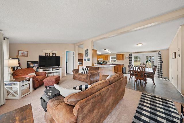 1915 Stumpy Lane, Goshen Twp, OH 45122