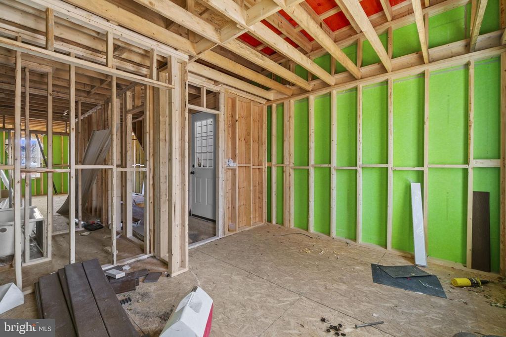 Image 27 of property listing at 3461 KESWICK RD, Baltimore, MD 21211