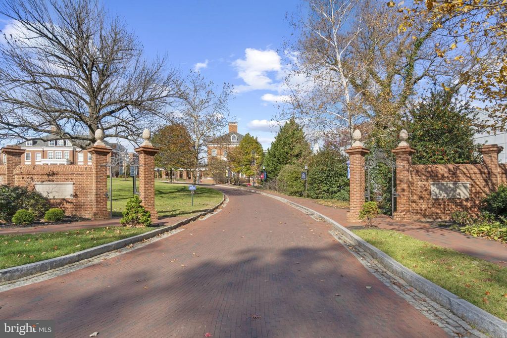 Image 31 of property listing at 3461 KESWICK RD, Baltimore, MD 21211