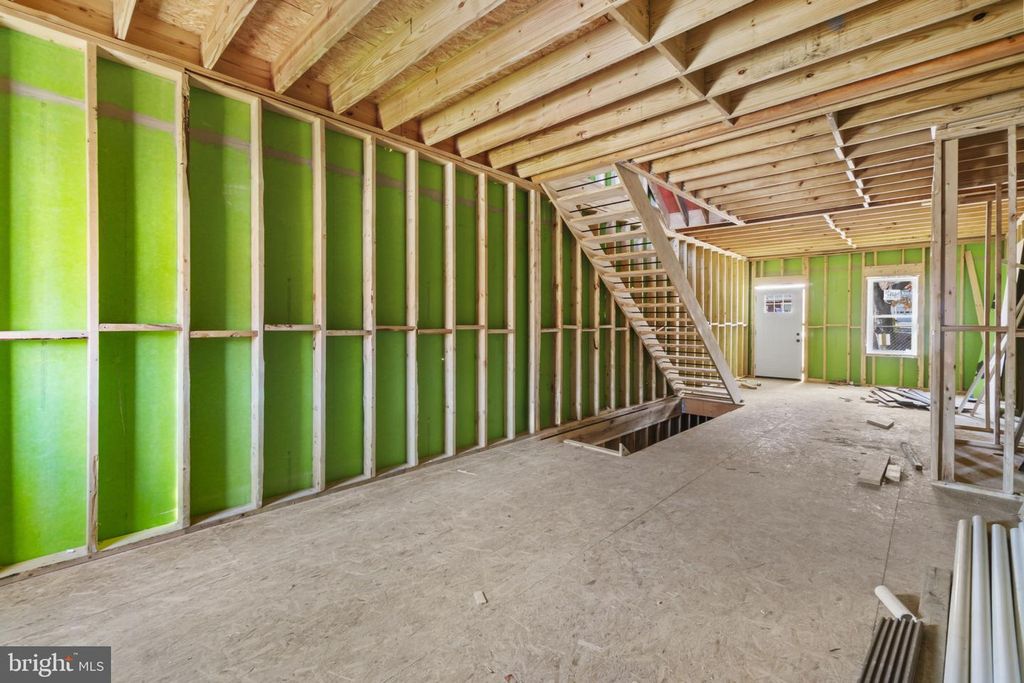 Image 4 of property listing at 3461 KESWICK RD, Baltimore, MD 21211