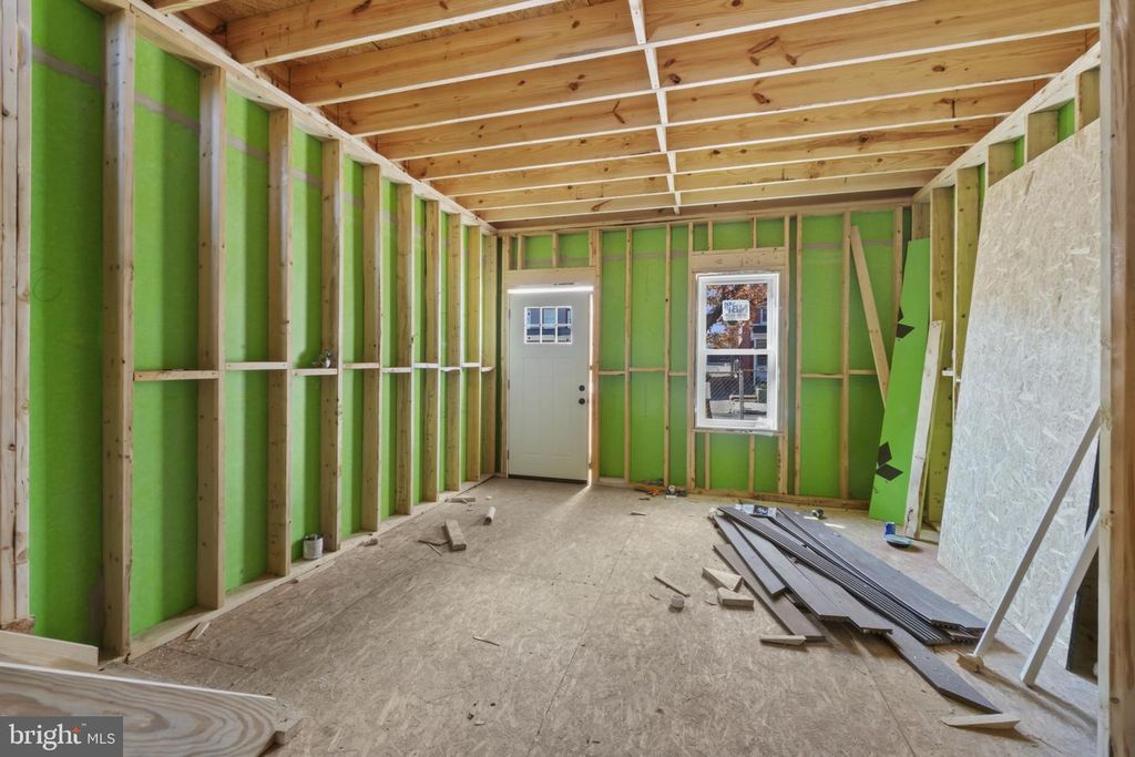 Image 7 of property listing at 3461 KESWICK RD, Baltimore, MD 21211