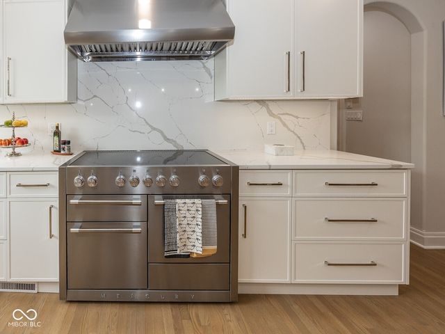 8635 Sturgen Bay Lane, Indianapolis, IN 46236