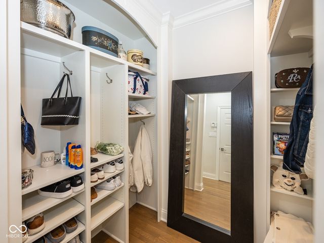 8635 Sturgen Bay Lane, Indianapolis, IN 46236