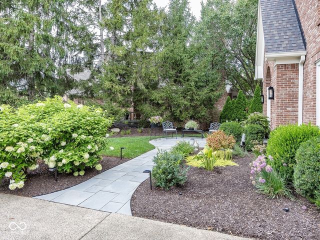 8635 Sturgen Bay Lane, Indianapolis, IN 46236