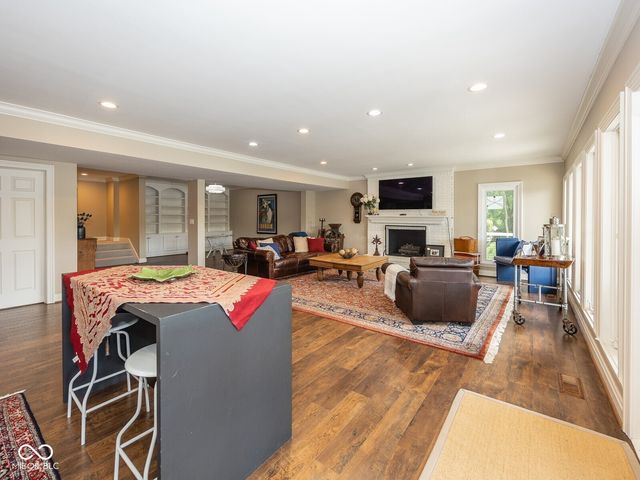 8635 Sturgen Bay Lane, Indianapolis, IN 46236