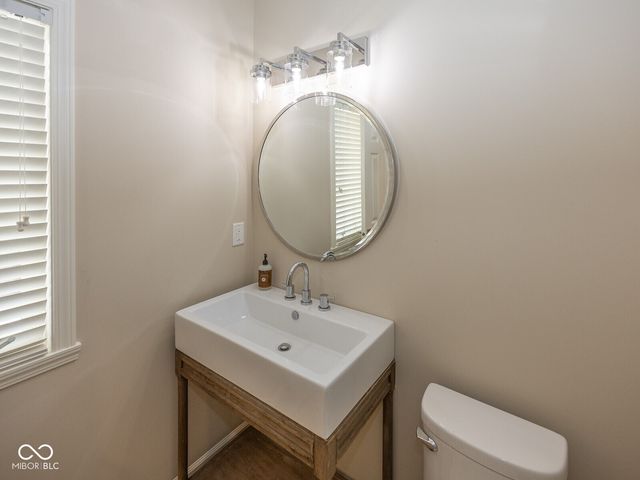 8635 Sturgen Bay Lane, Indianapolis, IN 46236