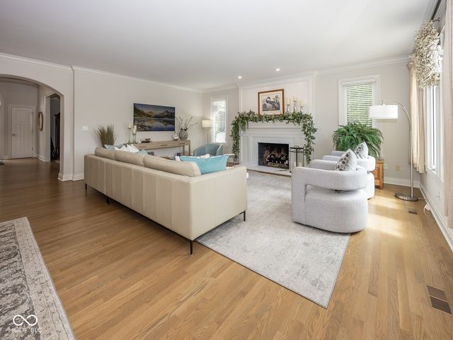 8635 Sturgen Bay Lane, Indianapolis, IN 46236