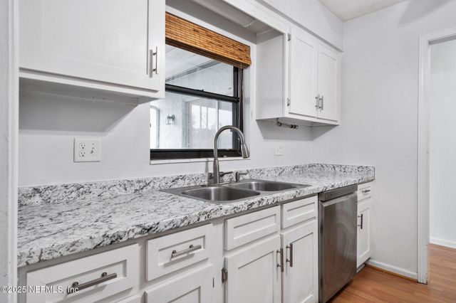 2166 JOHN HART Circle, Orange Park, FL 32073