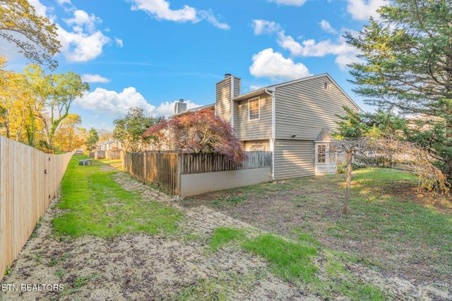 7829 Village Drive, Knoxville, TN 37919