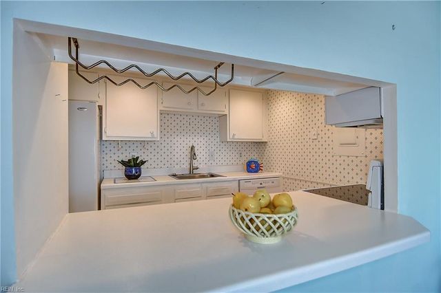 500 Pacific Ave Unit 405, Virginia Beach, VA 23451
