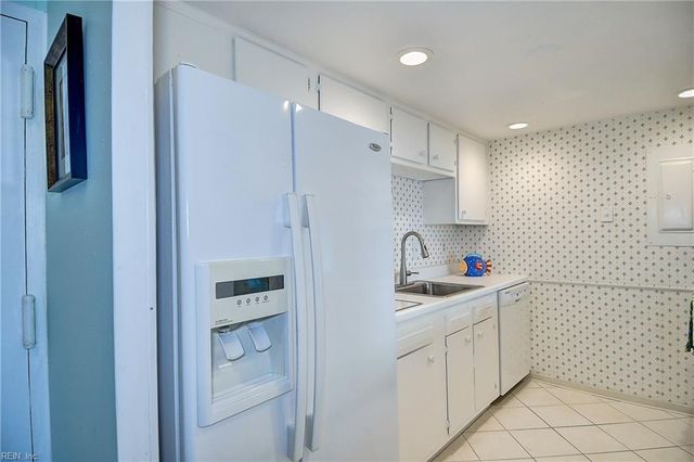 500 Pacific Ave Unit 405, Virginia Beach, VA 23451