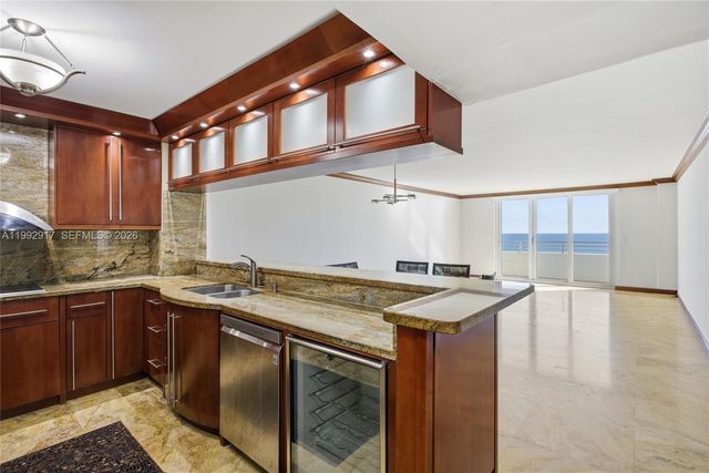 5555 Collins Ave 12N, Miami Beach, FL 33140