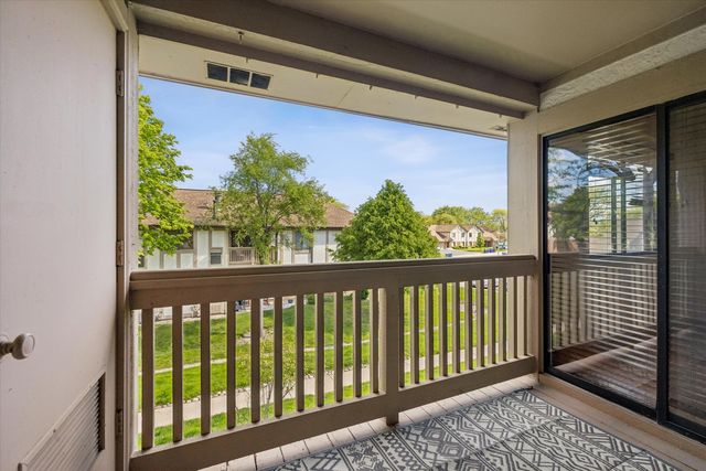 826 Thornton Court 2AL, Schaumburg, IL 60193