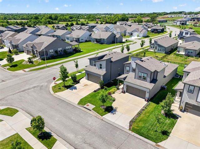 13334 W 180th Terrace, Overland Park, KS 66013