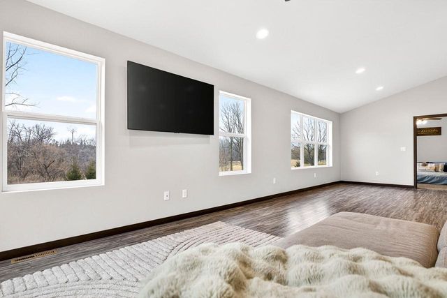 537 GOLF SIDE COURT, Hortonville, WI 54944