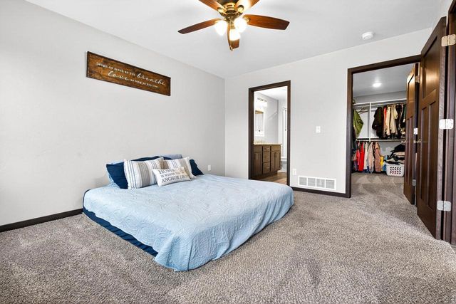 537 GOLF SIDE COURT, Hortonville, WI 54944