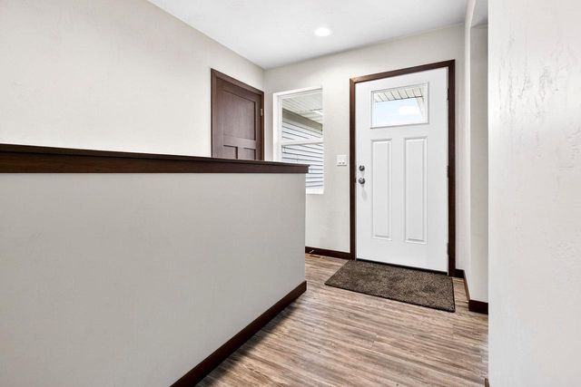 537 GOLF SIDE COURT, Hortonville, WI 54944