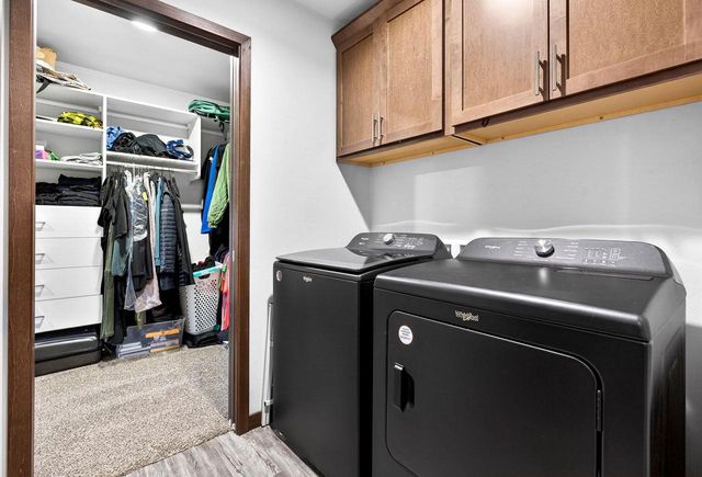 537 GOLF SIDE COURT, Hortonville, WI 54944