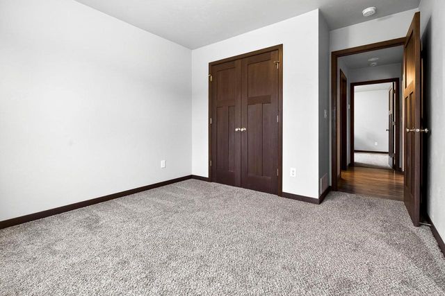 537 GOLF SIDE COURT, Hortonville, WI 54944