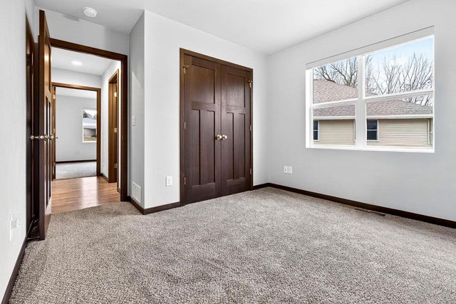 537 GOLF SIDE COURT, Hortonville, WI 54944