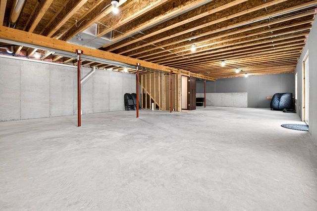 537 GOLF SIDE COURT, Hortonville, WI 54944