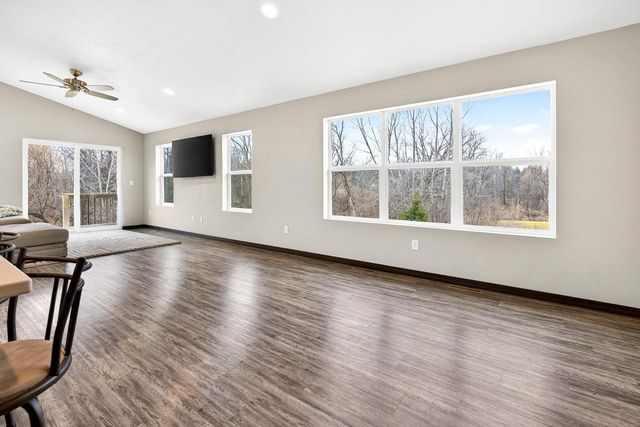 537 GOLF SIDE COURT, Hortonville, WI 54944