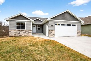 537 GOLF SIDE COURT, Hortonville, WI 54944