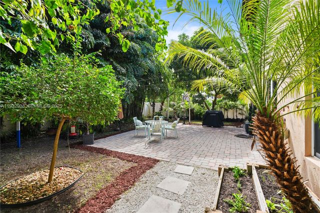 9127 SW 171st Ct, Miami, FL 33196