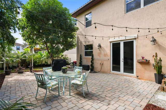 9127 SW 171st Ct, Miami, FL 33196