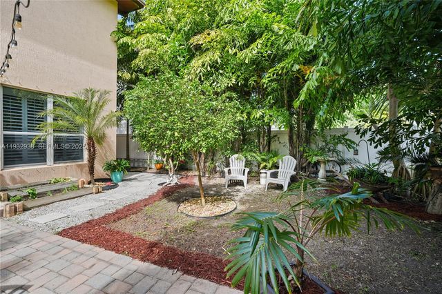 9127 SW 171st Ct, Miami, FL 33196